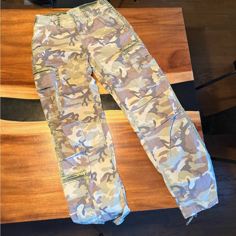 Abercrombie & Fitch Tan Camouflage Cargo Pants